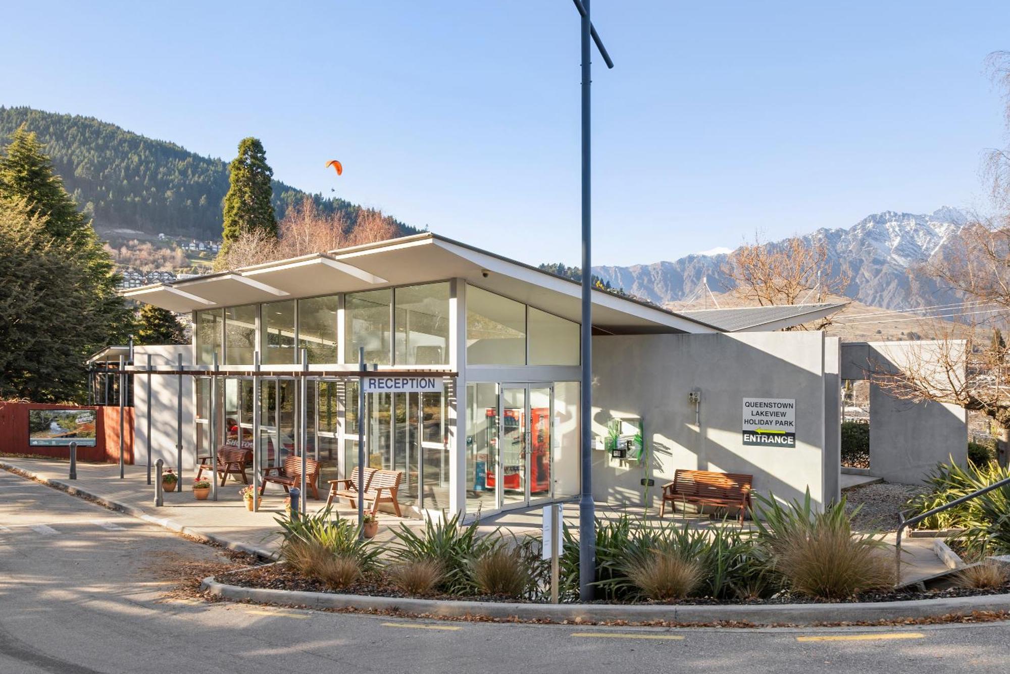 Hampshire Holiday Parks - Queenstown Lakeview Exterior photo